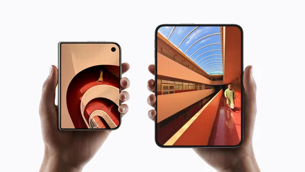 Ảnh chụp thực tế trên tay iPhone Duo sau 2 tuần sử dụng với các vết bám vân tay tự nhiên trên khung viền Titan