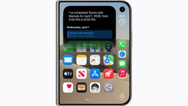 Hiệu ứng ánh sáng hào quang Siri thế hệ mới ôm trọn viền màn hình iPhone khi đang xử lý mệnh lệnh bằng tiếng Việt